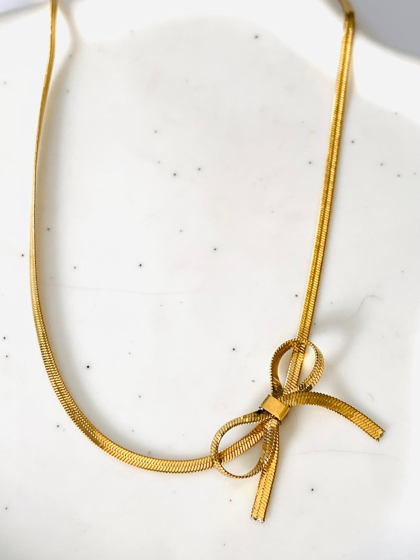 Collar Moño Dorado